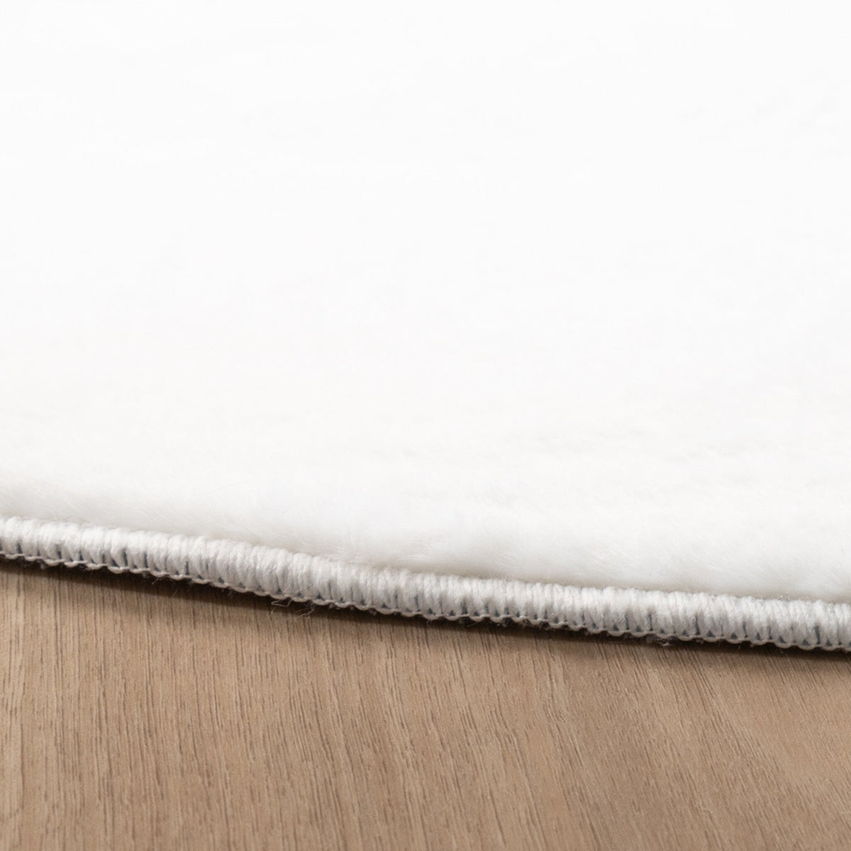 Round Low-Pile Rug - Cozy White